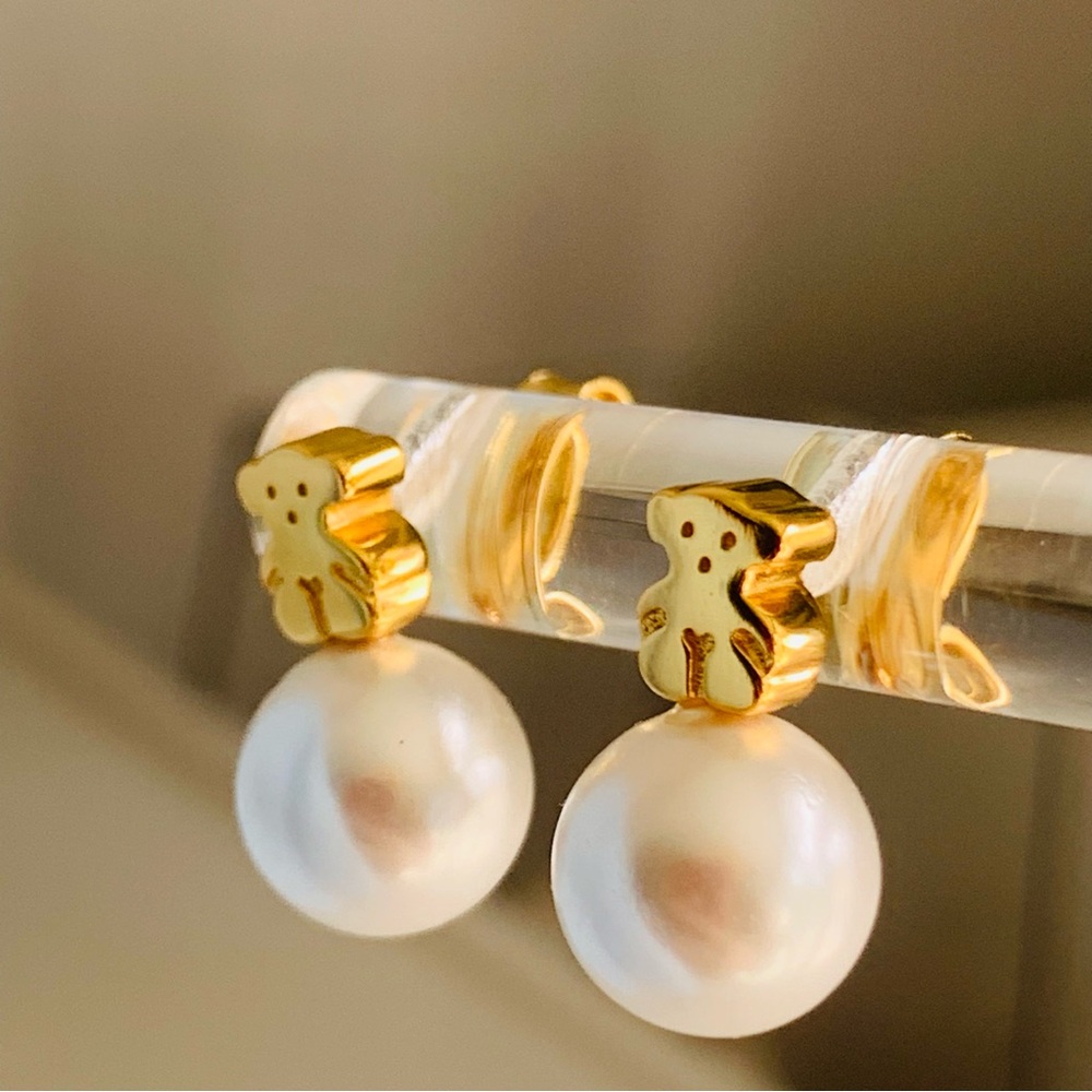 TOUS Gold Bear on Big Round White Pearl Studs Scoops Earrings
